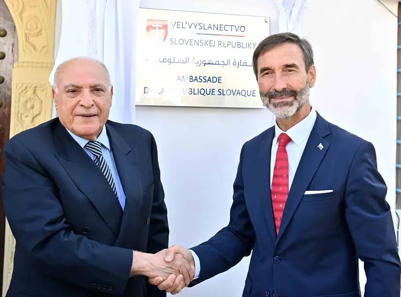 السيد عطاف يشرف رفقة نظيره السلوفاكي على مراسيم التدشين الرسمي لسفارة جمهورية سلوفاكيا بالجزائر